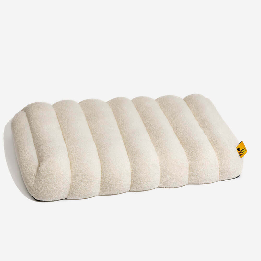 Camas de perros planas cremosas grandes y lavables - pastel de queso