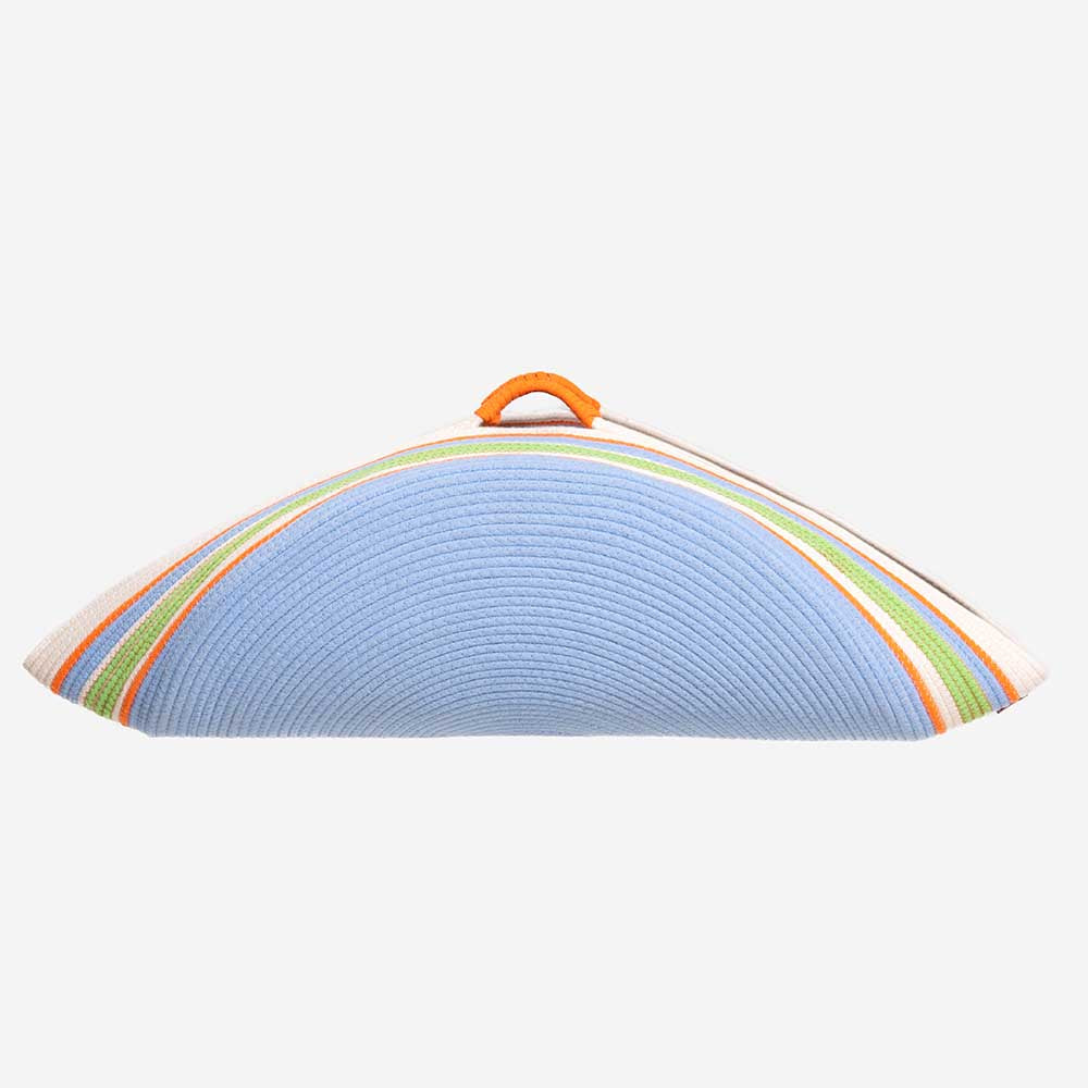 Cama de gato calmante de rayas hechas a mano - nido atemporal