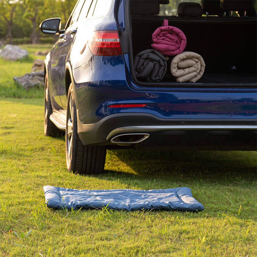 Estera de mascotas plegable y resistente al agua estilo utilitario para exteriores, para auto y camping