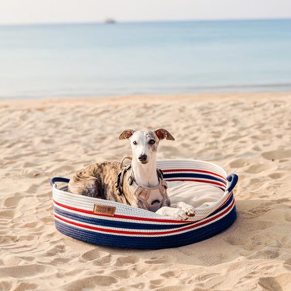 Cama para mascotas calmante de rayas a mano - nido atemporal