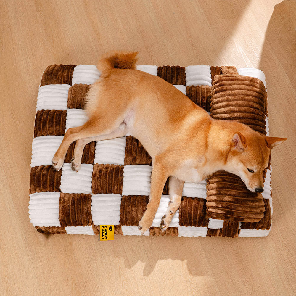Cama de perros de soporte ortopédico de ajedrez de felpa hecha a mano con almohada