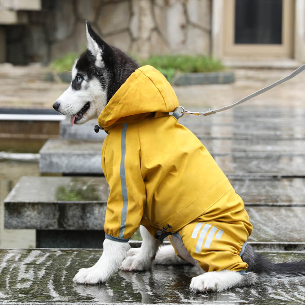 Elegante impermeable ajustable con tiras reflectantes para perros con capucha