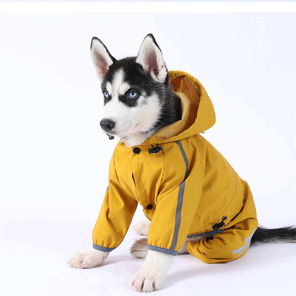 Elegante impermeable ajustable con tiras reflectantes para perros con capucha