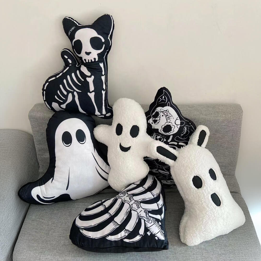 Adorno decorativo para sofá con forma de calavera y fantasma espeluznante de Halloween