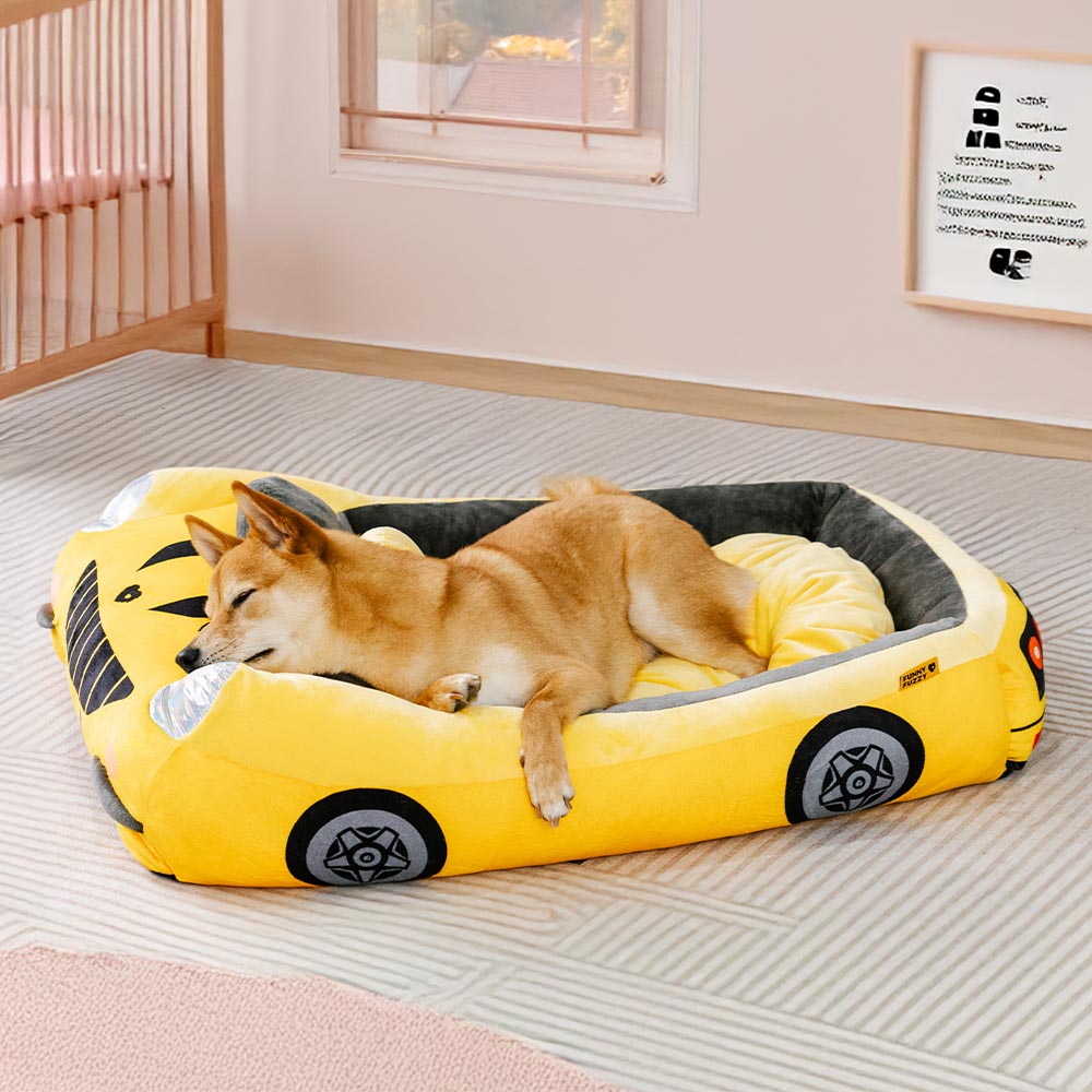 FUNNYFUZZY - Cama para perros con soporte para coche de carreras elegante - Glamour Drive