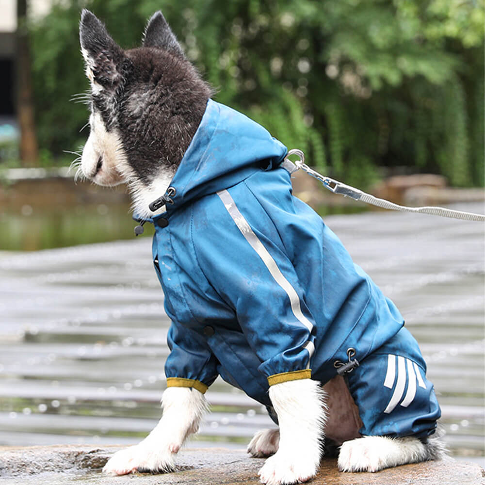 Elegante impermeable ajustable con tiras reflectantes para perros con capucha