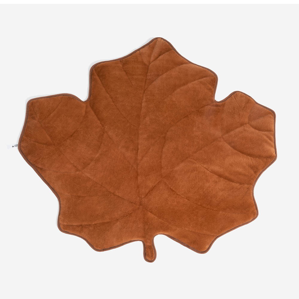 Alfombrilla lavable para perros con forma de hoja de peluche - The Leaf Collector