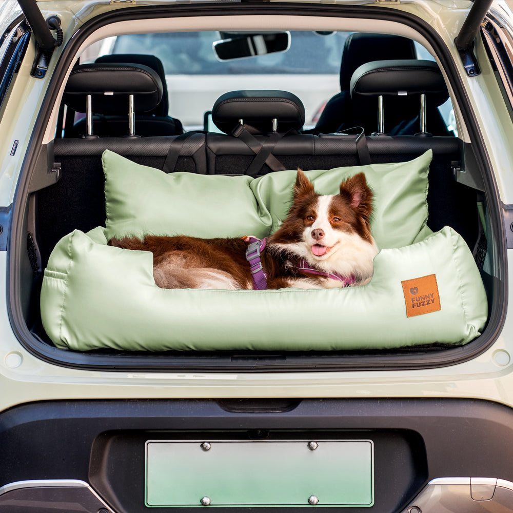 Cama de respaldo impermeable y segura para perros medianos y grandes para viajes en coche