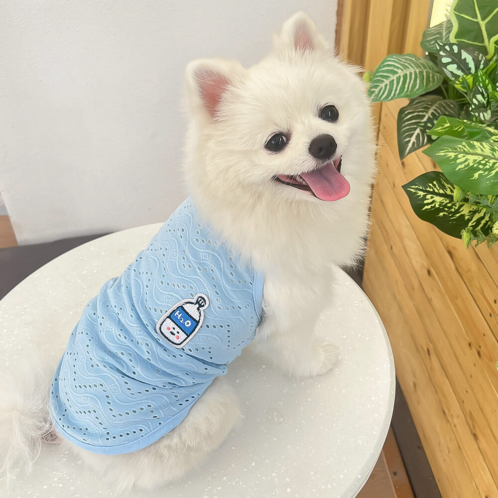 Ropa para mascotas transpirable con eslinga simple de punto con ojales de primavera y verano