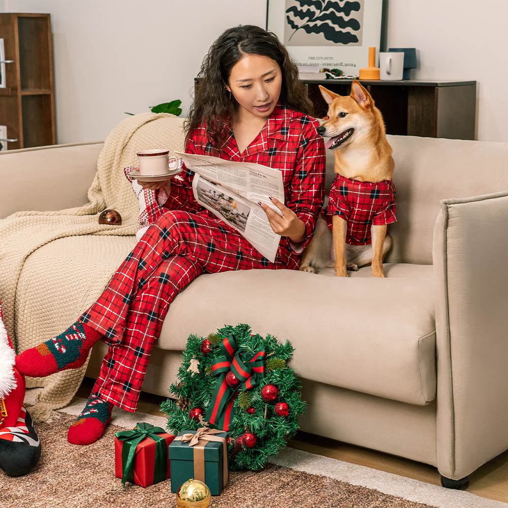 Pijama de cuerpo entero a cuadros rojos, agradable para la piel, a juego para perro y dueño