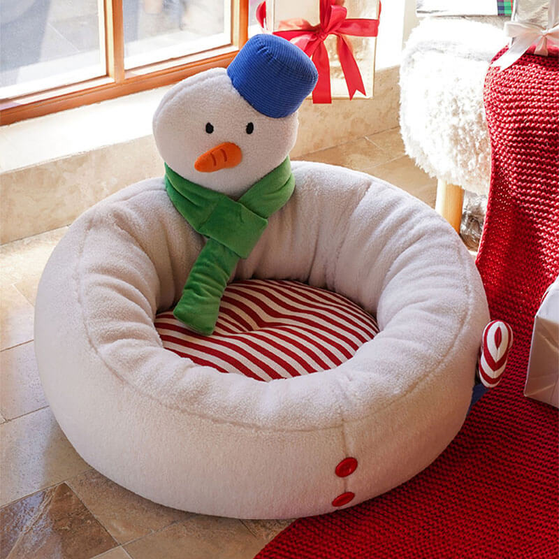 Cama acogedora para gatos con forma de muñeco de nieve navideño