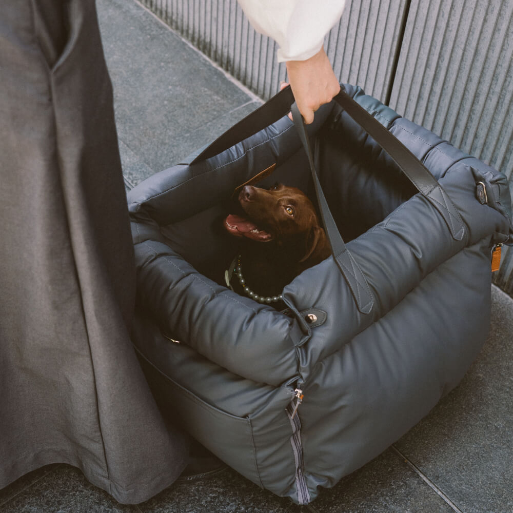 Cama elevada de asiento para perros de cuero sintético de lujo: Urban Voyager