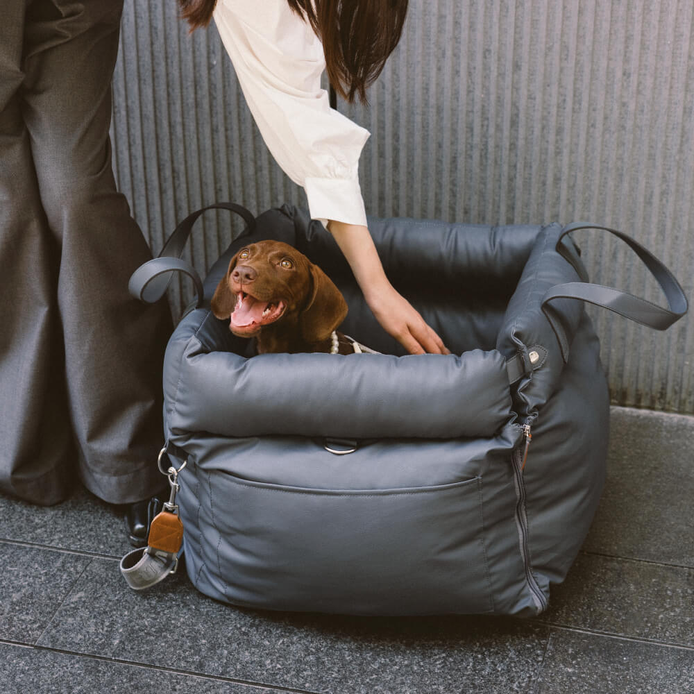 Cama elevada de asiento para perros de cuero sintético de lujo: Urban Voyager