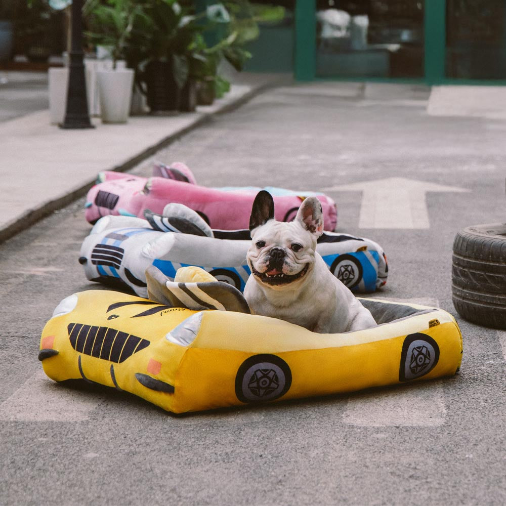 FUNNYFUZZY - Cama para perros con soporte para coche de carreras elegante - Glamour Drive