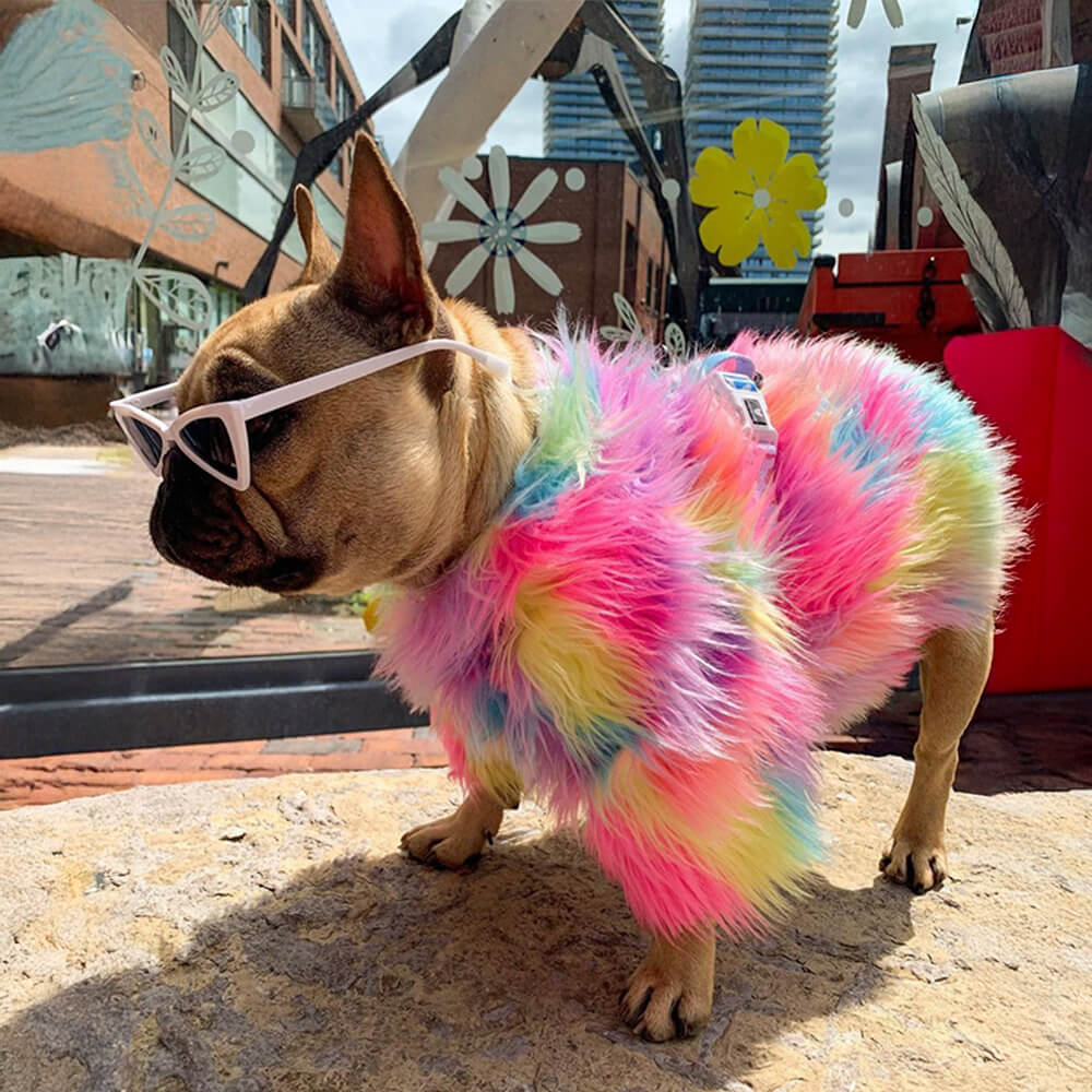 Elegante abrigo de piel sintética de colores suaves y esponjosos para perros