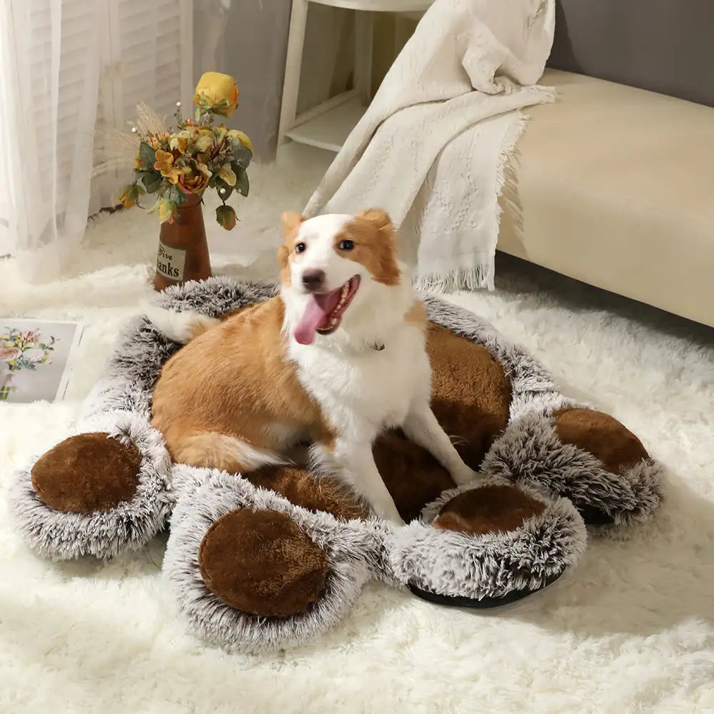 Alfombrilla de mascota grande y cómoda de felpa suave con forma de pata de oso