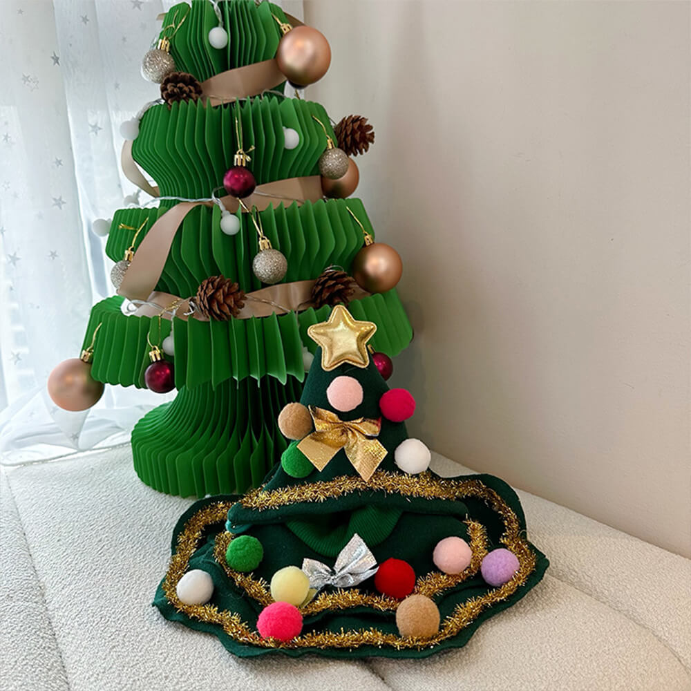 Disfraz de perro y gato con capa y sombrero de árbol de Navidad