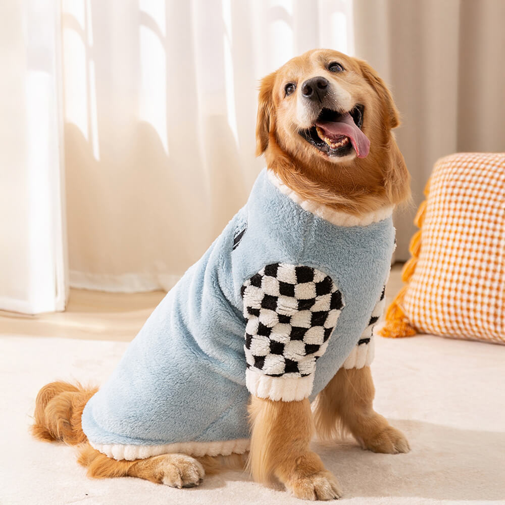 Chaqueta de abrigo para perro de felpa cálida con diseño de tablero de ajedrez y estilo elegante