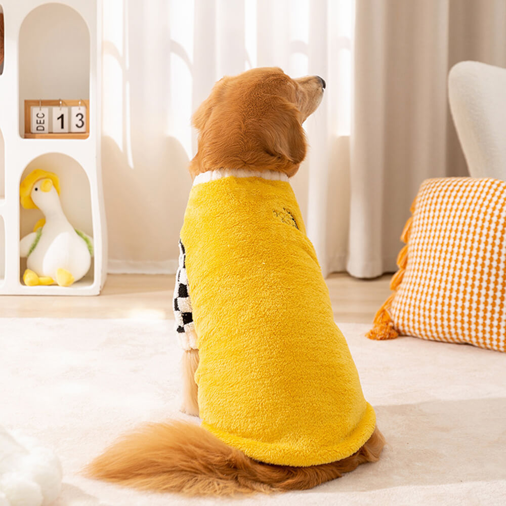 Chaqueta de abrigo para perro de felpa cálida con diseño de tablero de ajedrez y estilo elegante