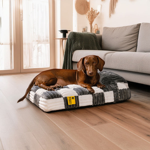 Cama de perros de soporte ortopédico de ajedrez de felpa hecha a mano con almohada