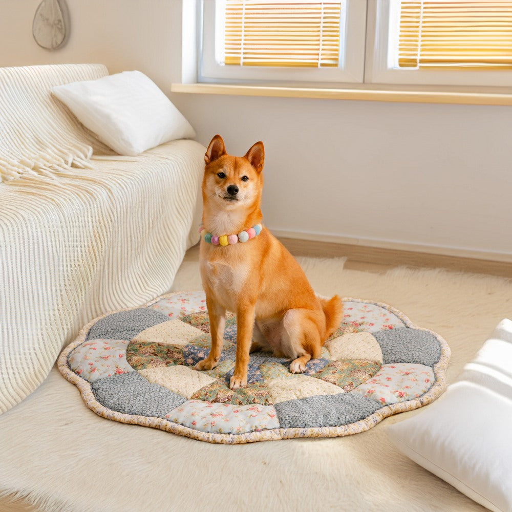 Alfombrilla floral elegante para mascotas con forma de flor grande