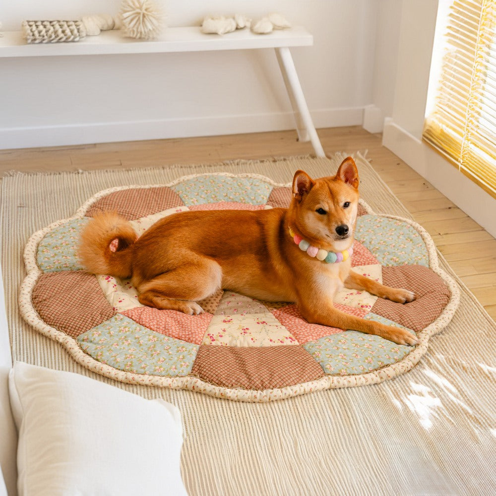 Alfombrilla floral elegante para mascotas con forma de flor grande