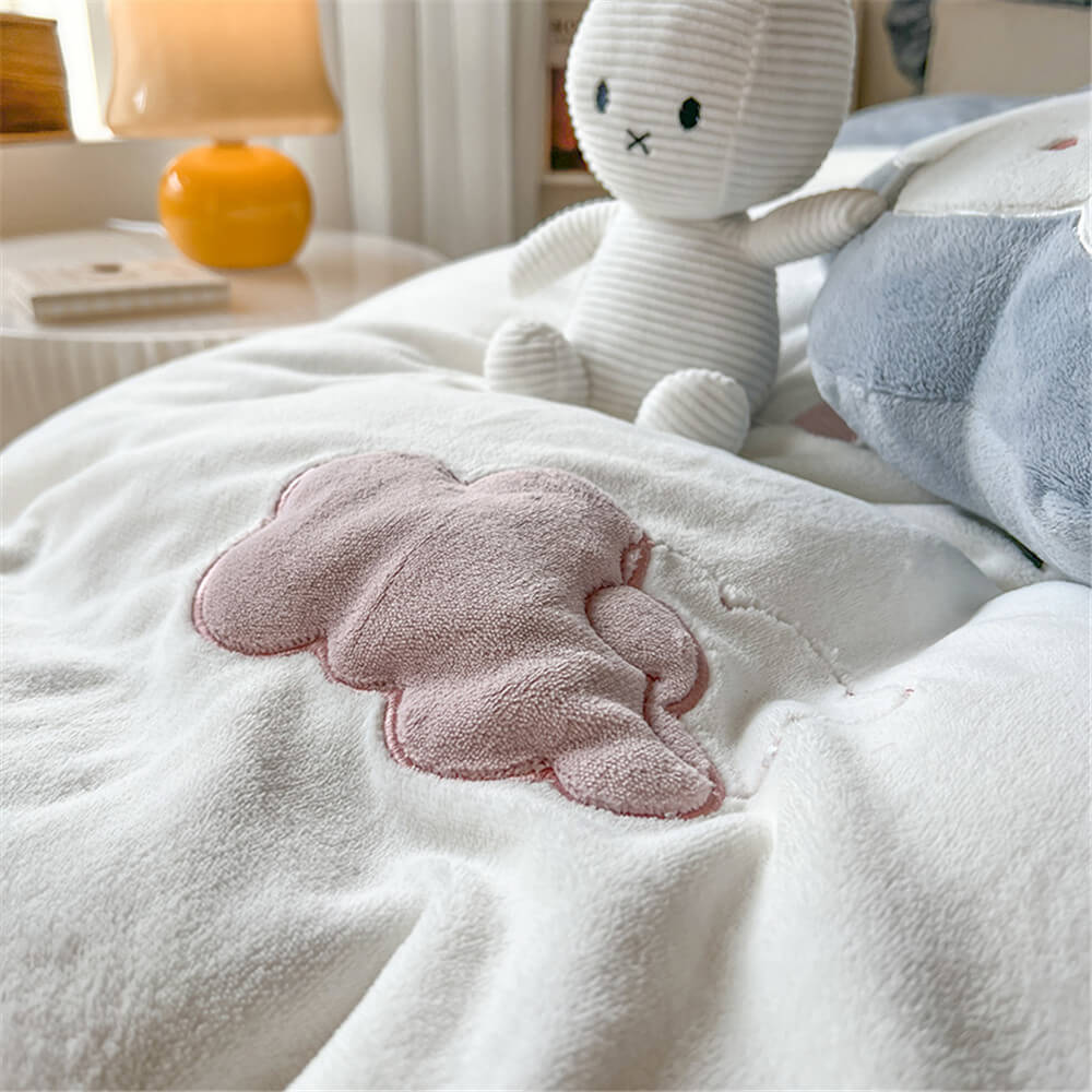 Juego de sábanas bordadas Milk Velvet Cloud Comfort con faldón de cama