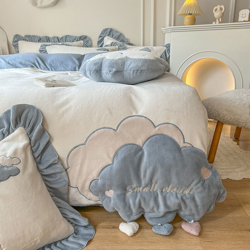 Juego de sábanas bordadas Milk Velvet Cloud Comfort con faldón de cama