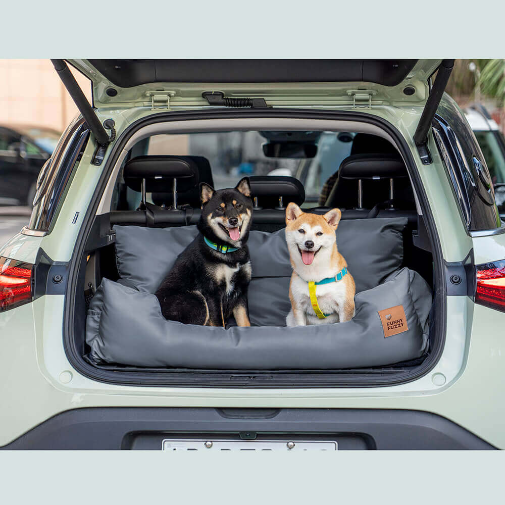 Cama de respaldo impermeable y segura para perros medianos y grandes para viajes en coche