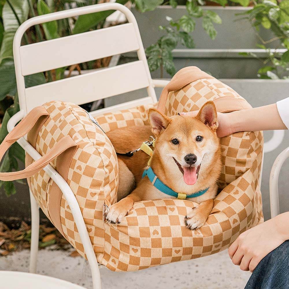 Cama para Asiento de Coche para Perros Vintage a Cuadros con Corazones