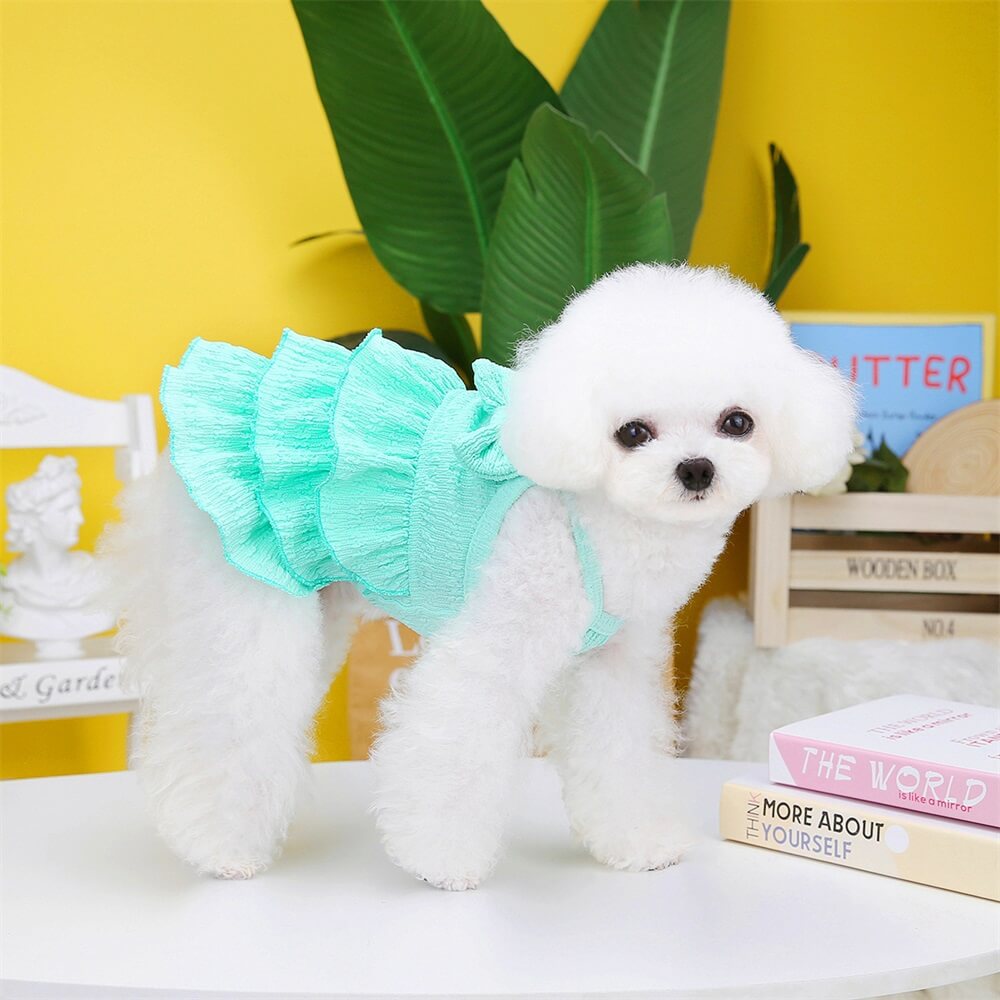 Adorable vestido con volantes y lazo para perros: perfecto para salidas de verano