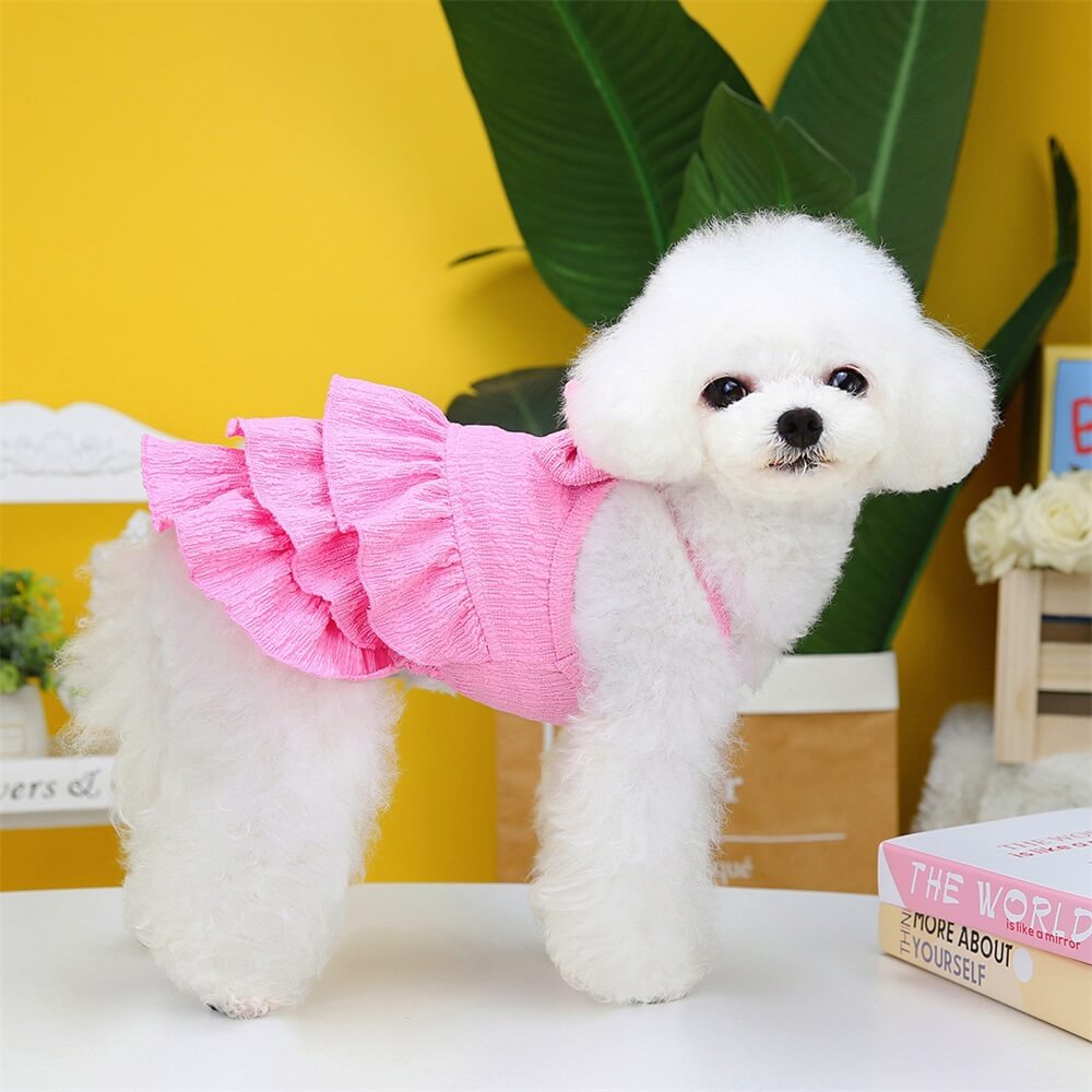 Adorable vestido con volantes y lazo para perros: perfecto para salidas de verano