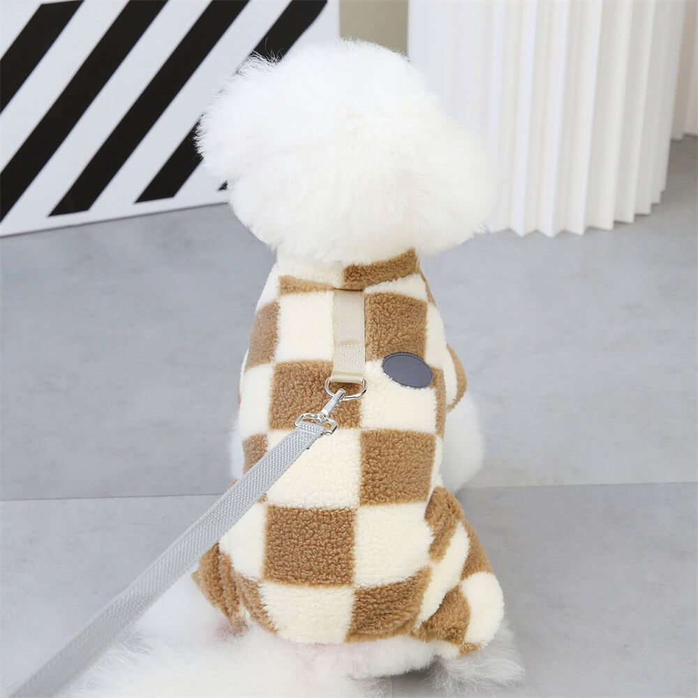 Chaqueta para perros de vellón a cuadros: estilo audaz y calidez para caminatas de invierno