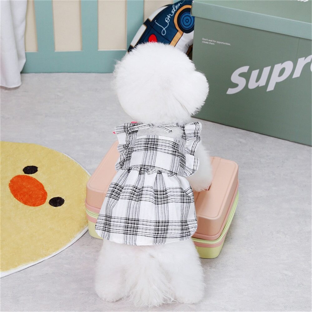 Vestido a cuadros a la moda para perros con detalles de volantes: perfecto para razas pequeñas