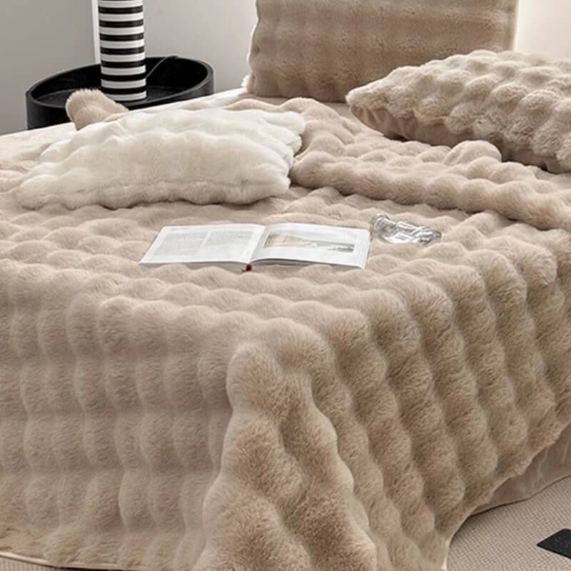 Deluxe Faux Rabbit Fur Anti-Slip Instited Sheet Matchel
